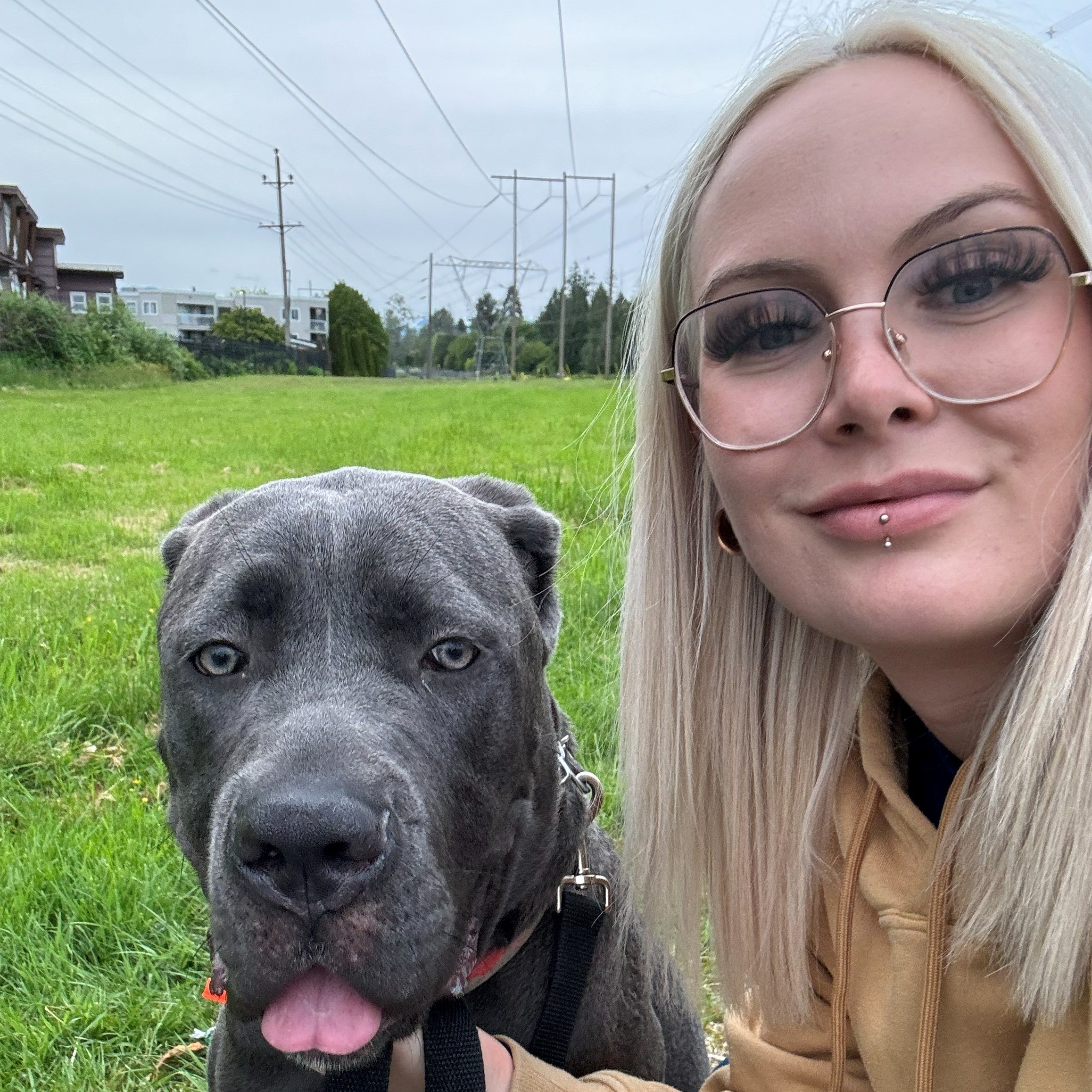 Kira, founder of Woof Waste, with her dog Blue